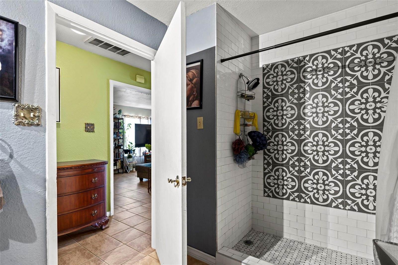 1131 West 22nd Street, Houston, TX 77008