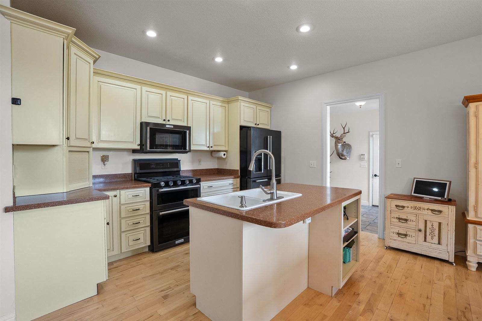 47727 West Baseline Road, Grand Junction, MI 49056