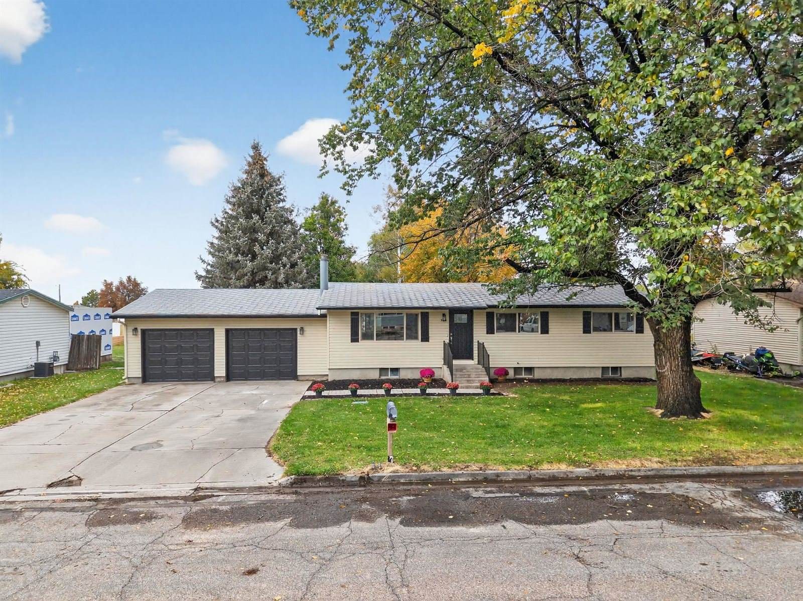 325 Washington Street, American Falls, ID 83211