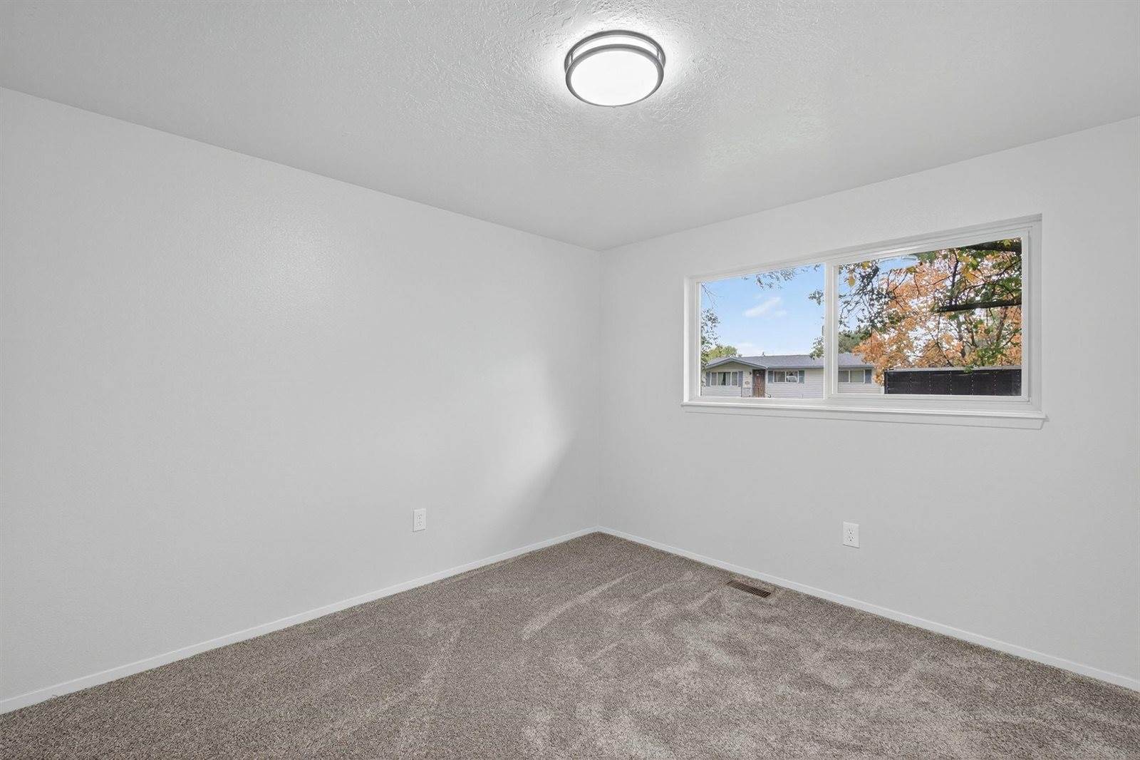 325 Washington Street, American Falls, ID 83211