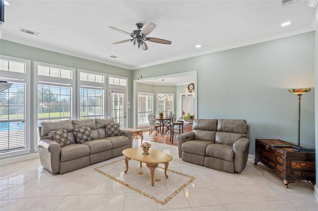 1647 Hollow Cove Ln Lane, Lake Charles, LA 70611