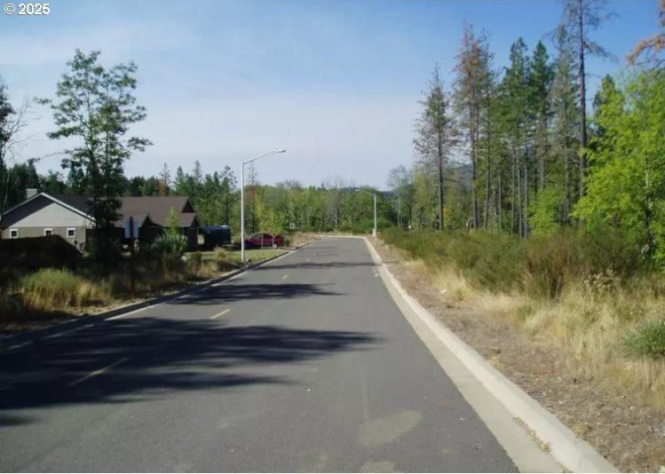 1304 Green Valley Dr, Cave Junction, OR 97523