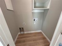 2412 Hinrich Ct, Sioux City, IA 51103