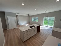 2412 Hinrich Ct, Sioux City, IA 51103