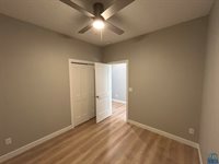 2412 Hinrich Ct, Sioux City, IA 51103