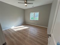 2412 Hinrich Ct, Sioux City, IA 51103