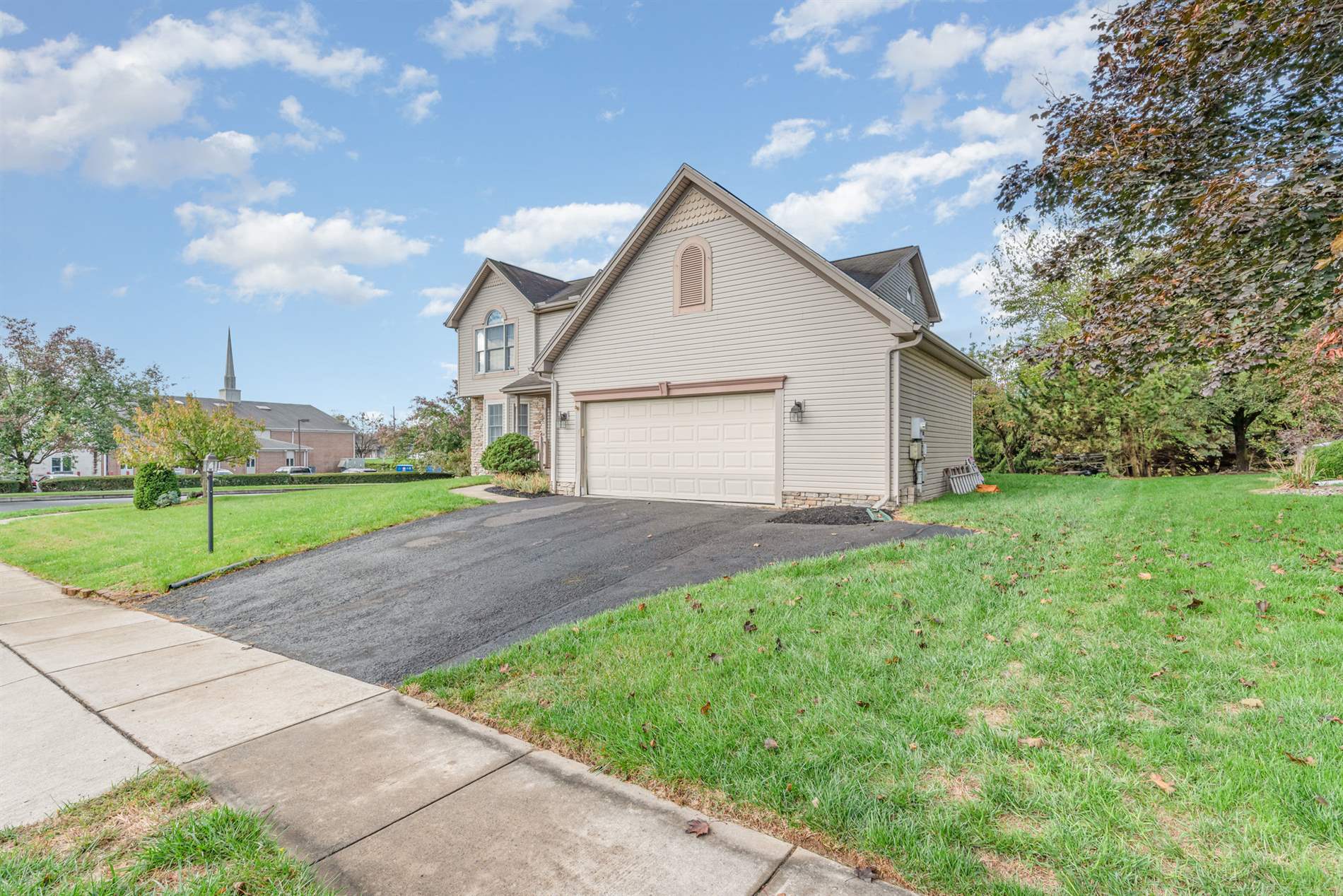 1501 Dalkeith Dr, Mechanicsburg, PA 17050