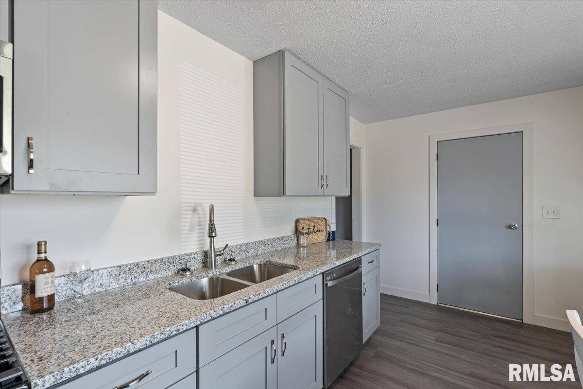 3518 West Garfield Street, Davenport, IA 52804