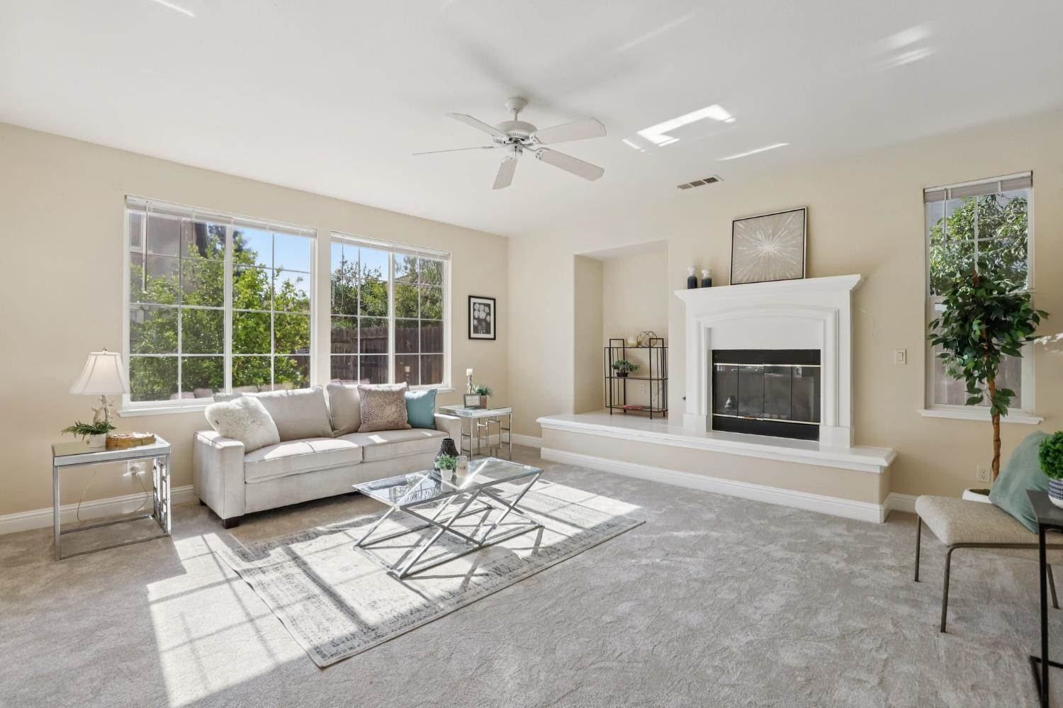 1412 Cliff Swallow Drive, Patterson, CA 95363