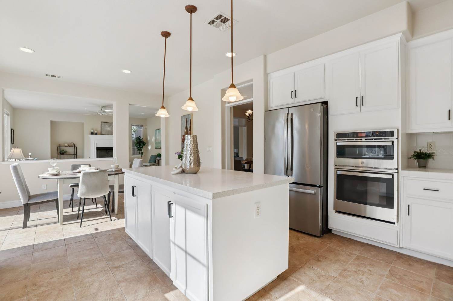 1412 Cliff Swallow Drive, Patterson, CA 95363