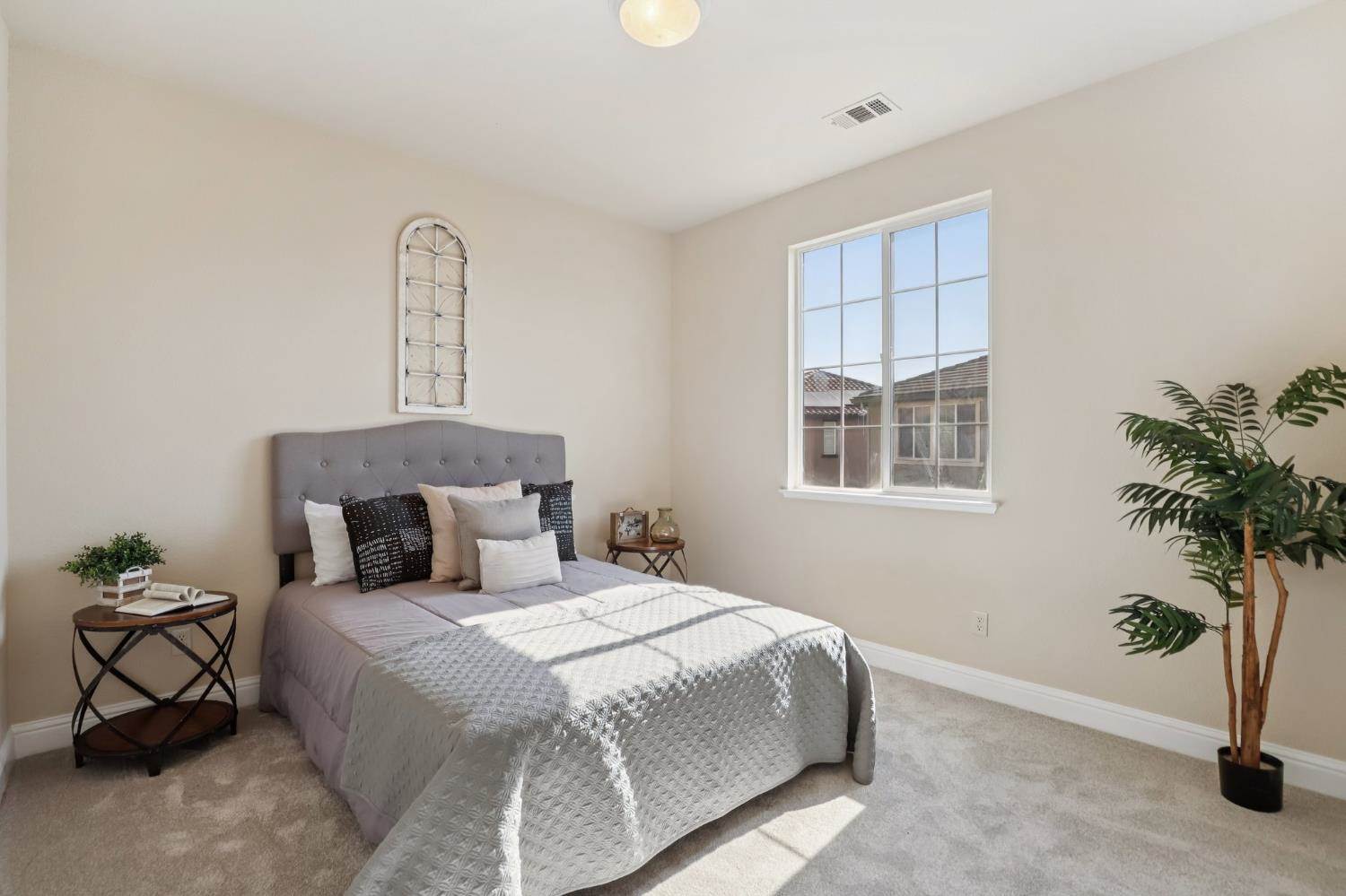 1412 Cliff Swallow Drive, Patterson, CA 95363