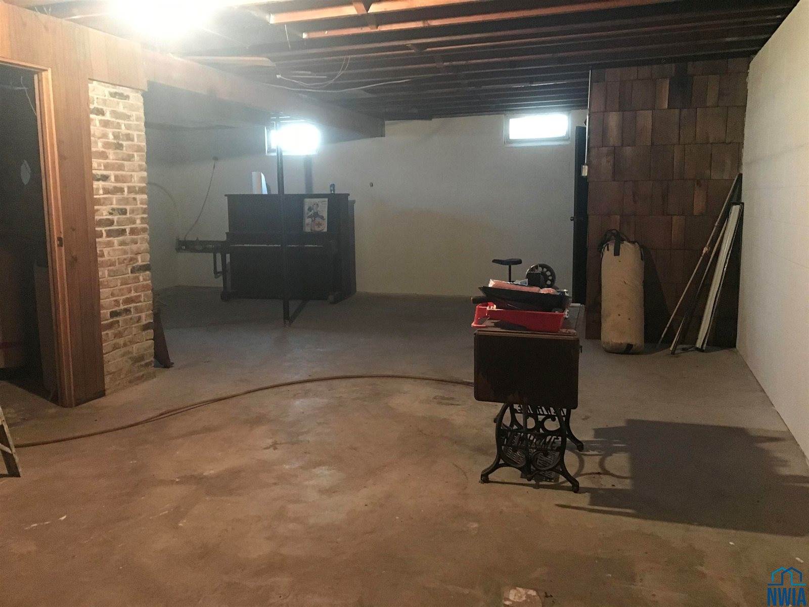 18546 140th St, Akron, IA 51001