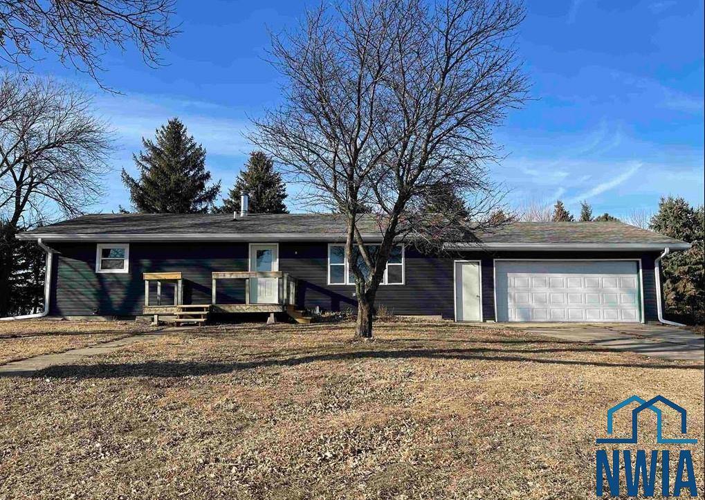 18546 140th St, Akron, IA 51001