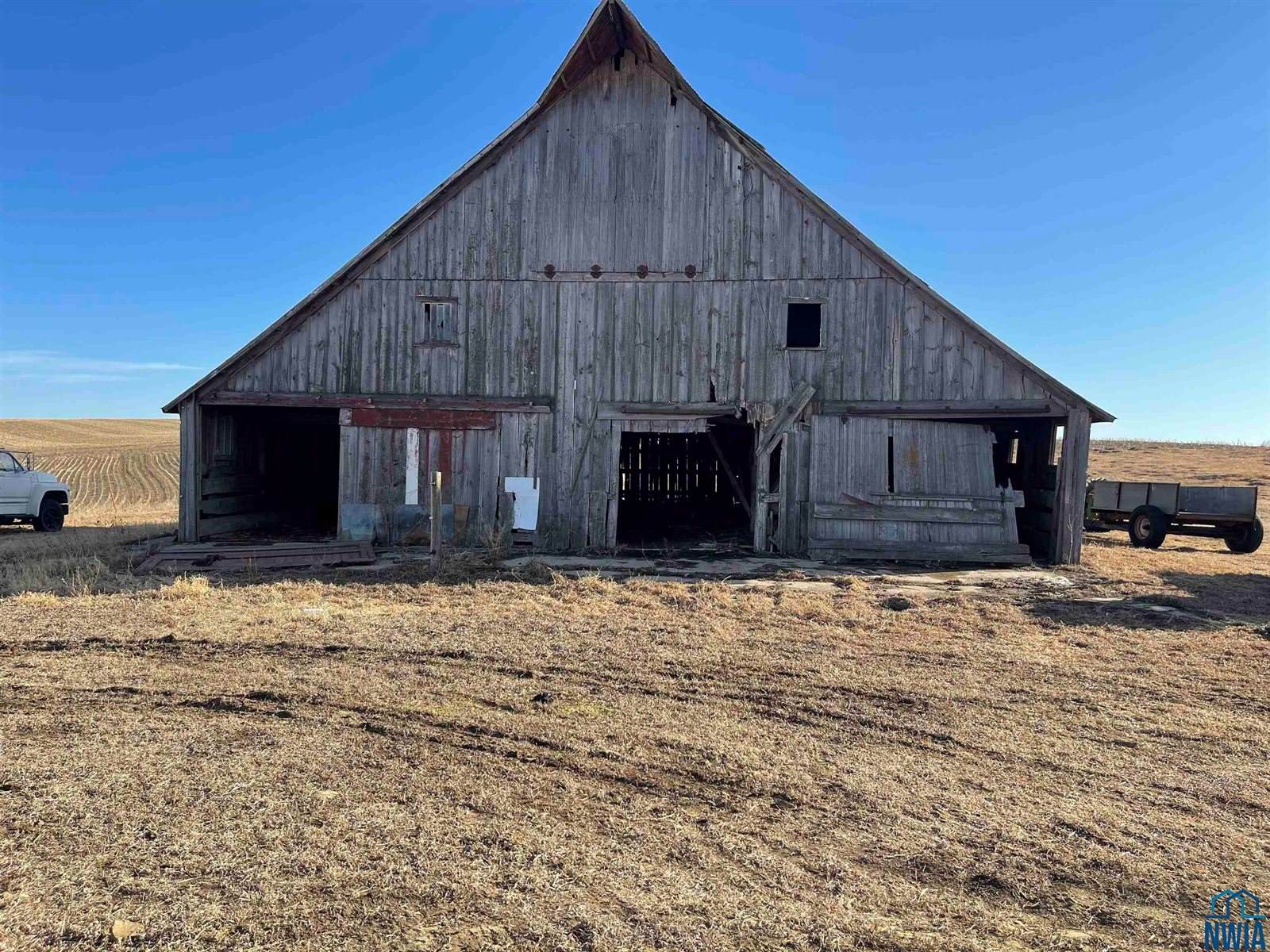 18546 140th St, Akron, IA 51001