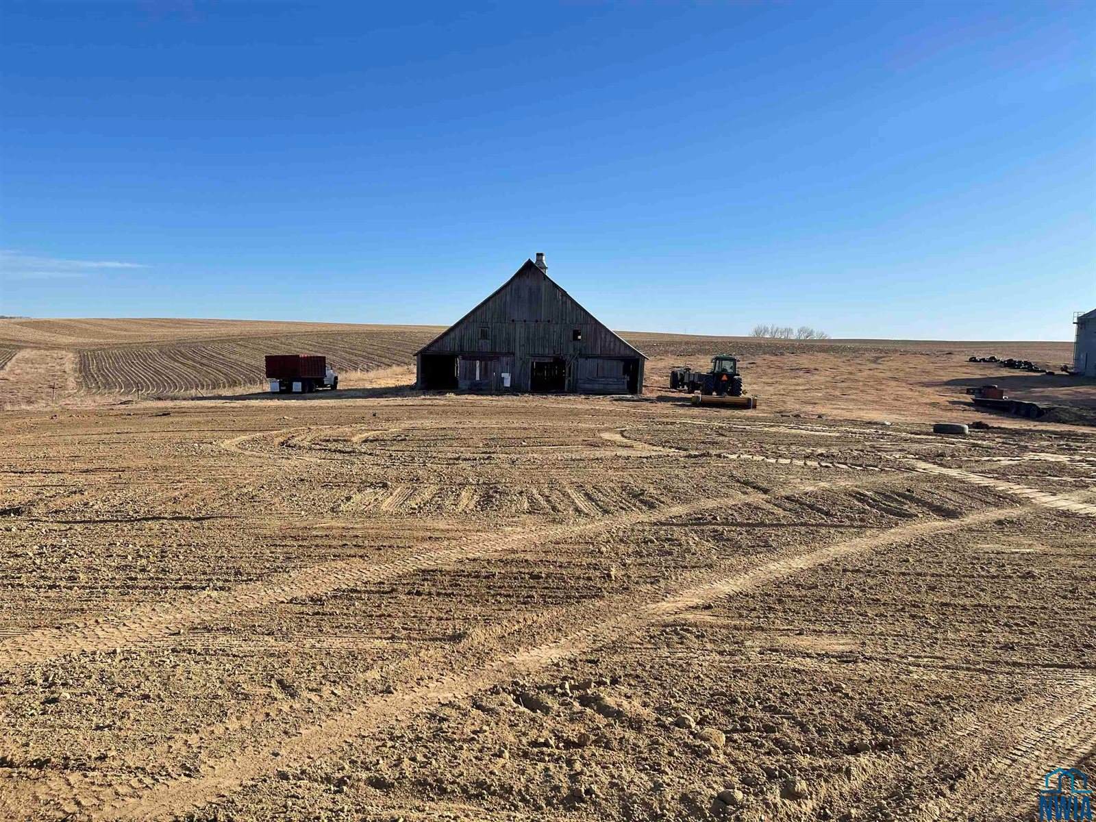 18546 140th St, Akron, IA 51001