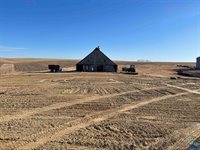 18546 140th St, Akron, IA 51001