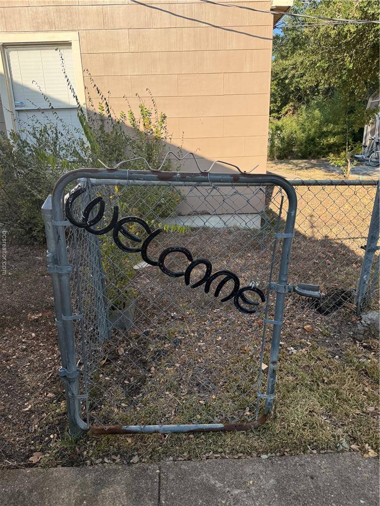 709 Churchill Drive, Bryan, TX 77801