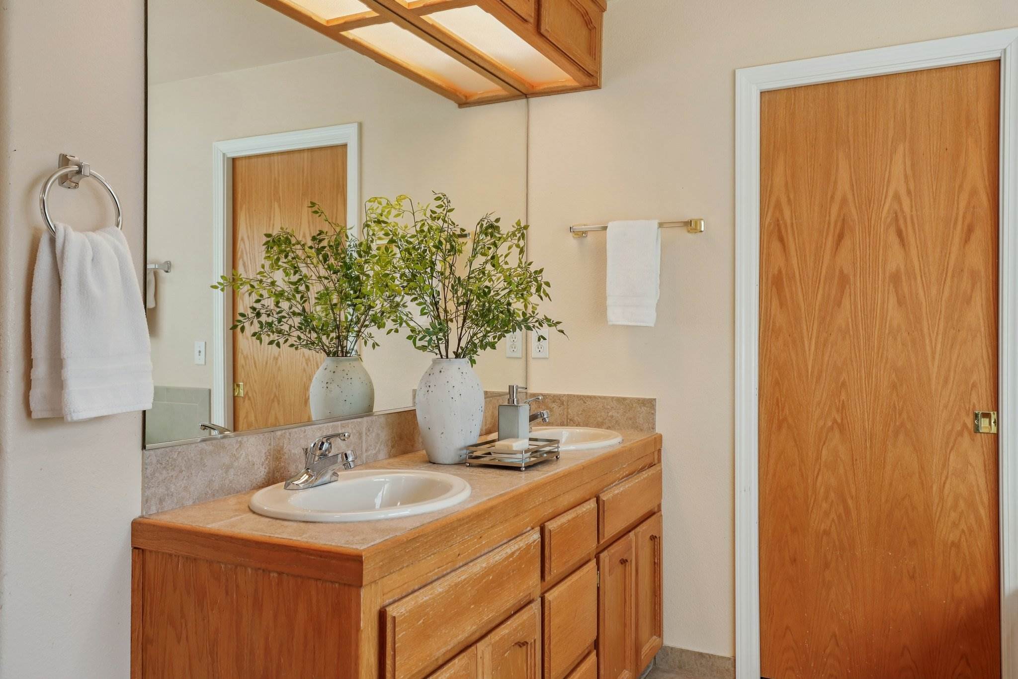 526 Grenache Ave., Madera, CA 93637