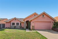 526 Grenache Ave., Madera, CA 93637