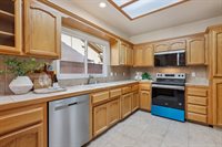 526 Grenache Ave., Madera, CA 93637