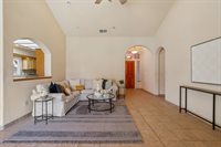 526 Grenache Ave., Madera, CA 93637