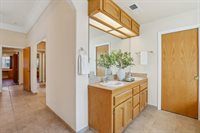 526 Grenache Ave., Madera, CA 93637