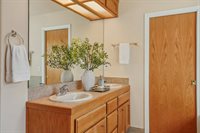 526 Grenache Ave., Madera, CA 93637