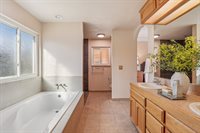 526 Grenache Ave., Madera, CA 93637