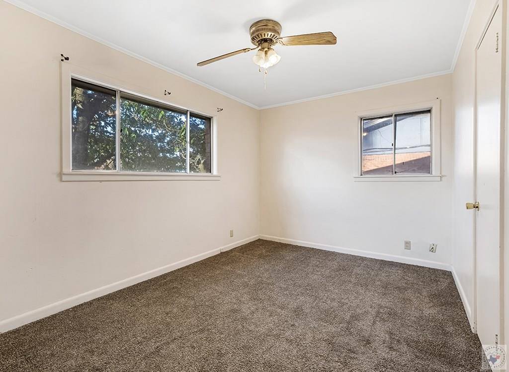 504 Redwater Rd, Wake Village, TX 75501