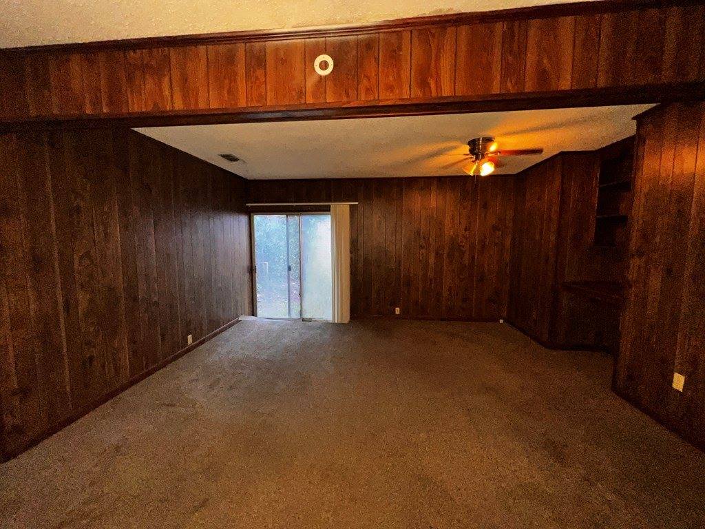 504 Redwater Rd, Wake Village, TX 75501