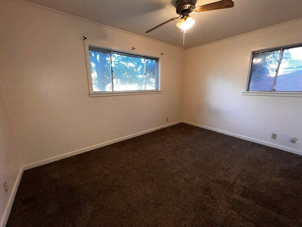 504 Redwater Rd, Wake Village, TX 75501