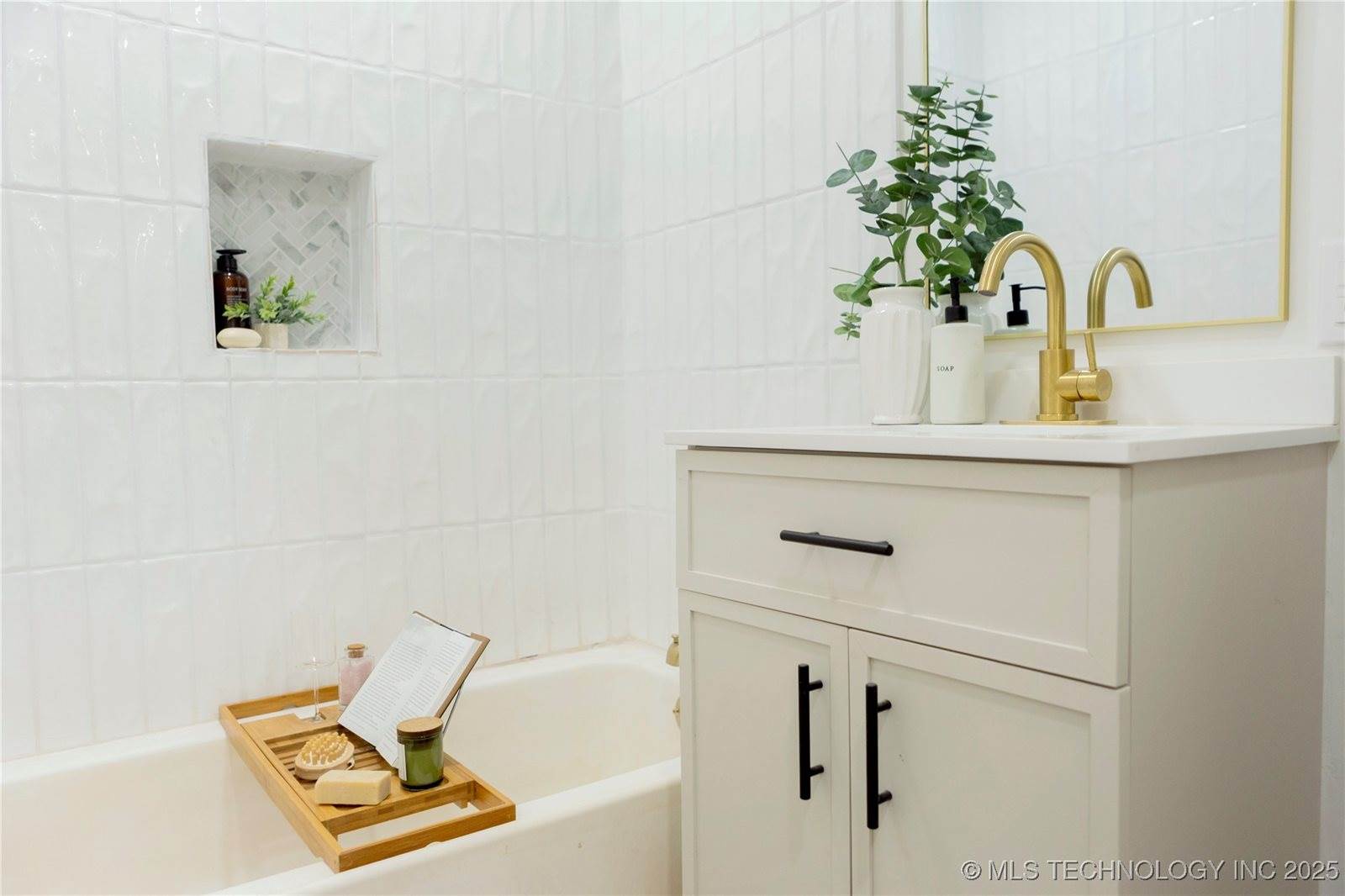 802 East Delaware Avenue, McAlester, OK 74501