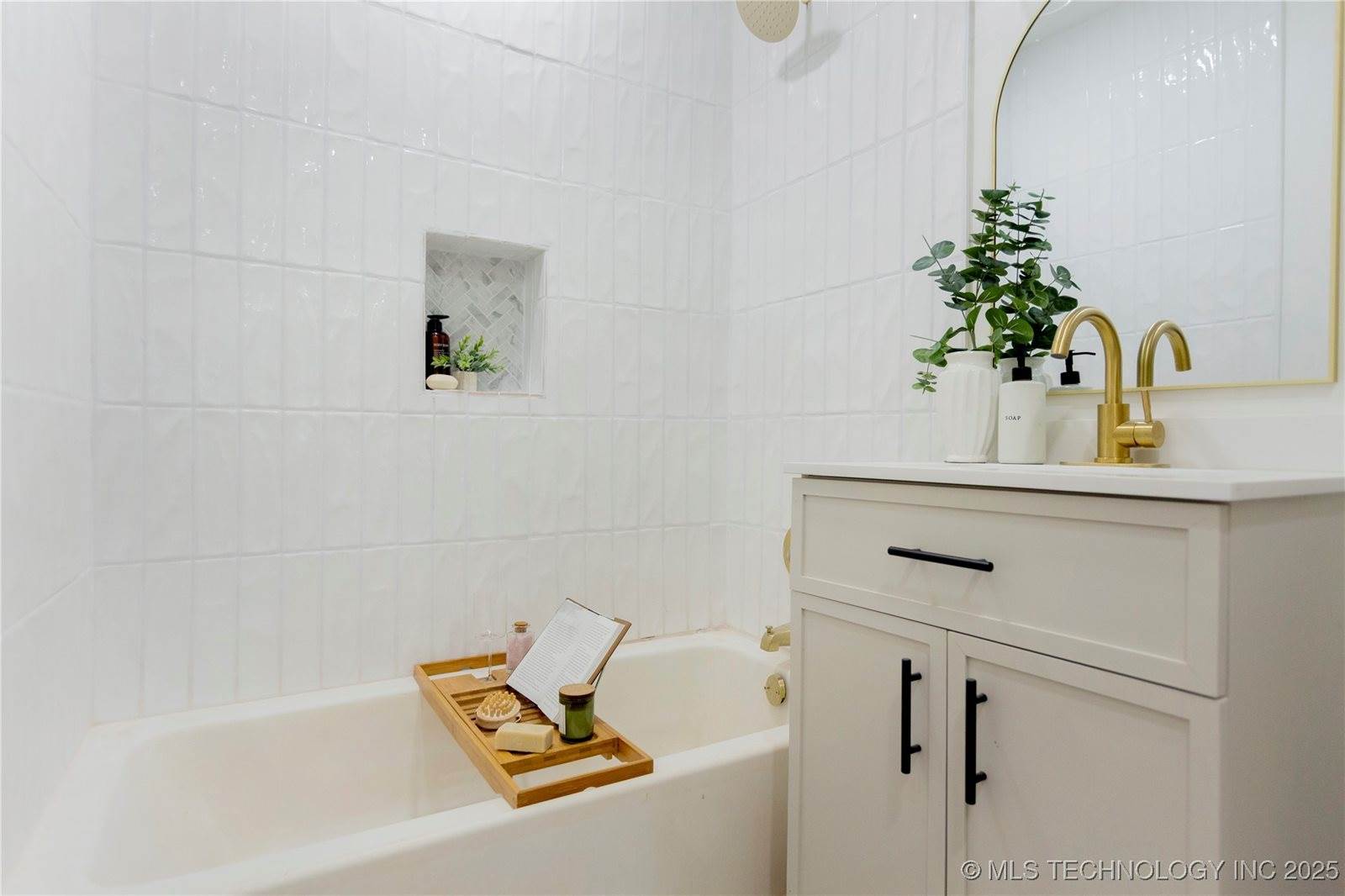 802 East Delaware Avenue, McAlester, OK 74501