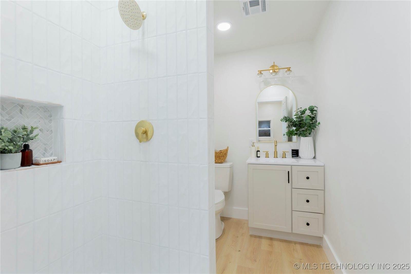 802 East Delaware Avenue, McAlester, OK 74501