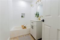 802 East Delaware Avenue, McAlester, OK 74501