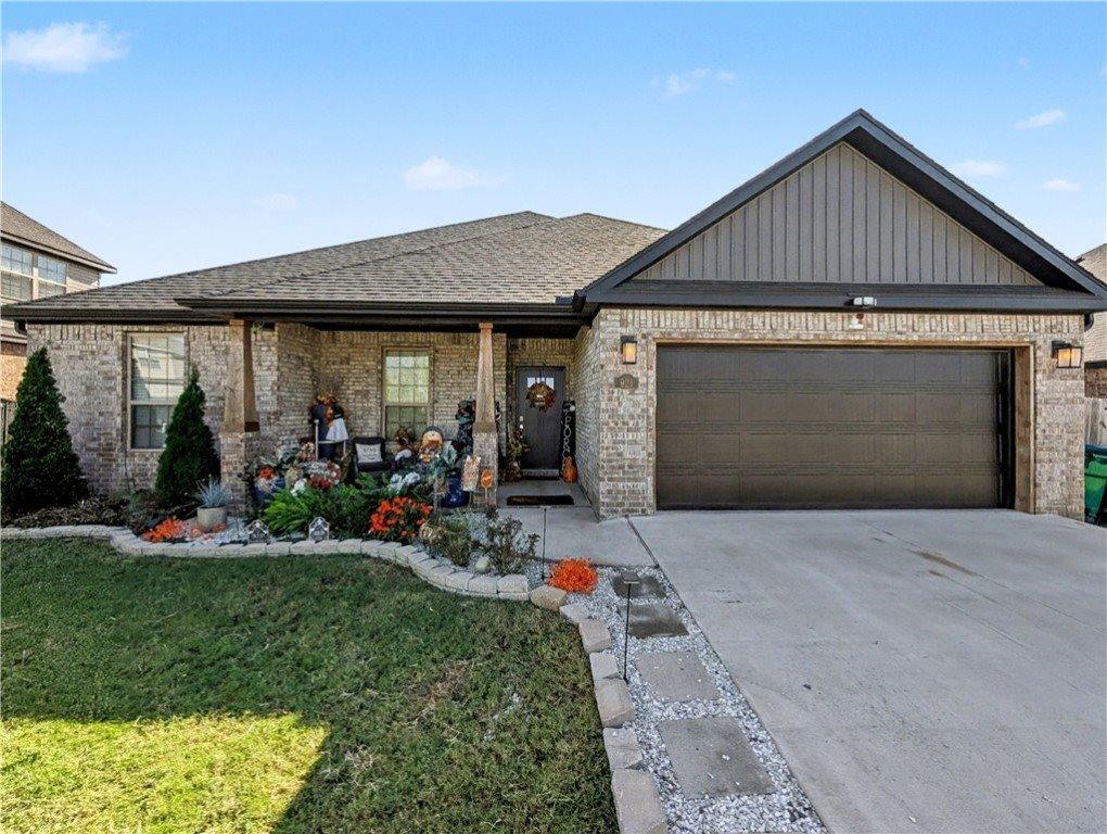 921 West Ashmore Landing Loop, Centerton, AR 72719