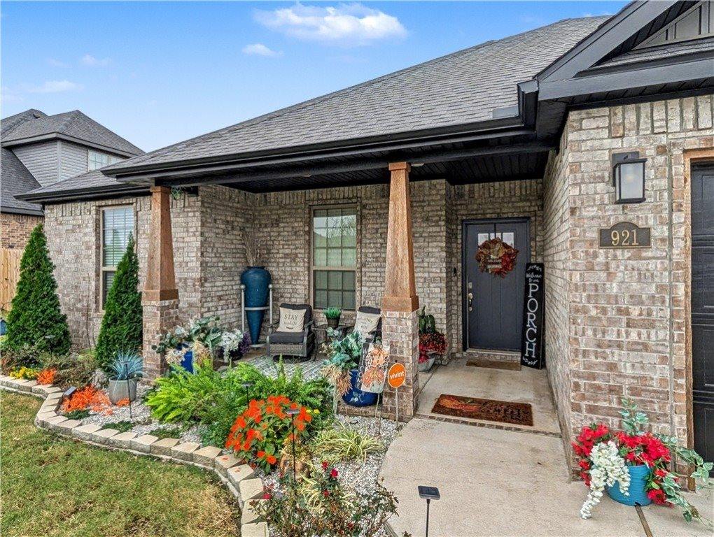 921 West Ashmore Landing Loop, Centerton, AR 72719