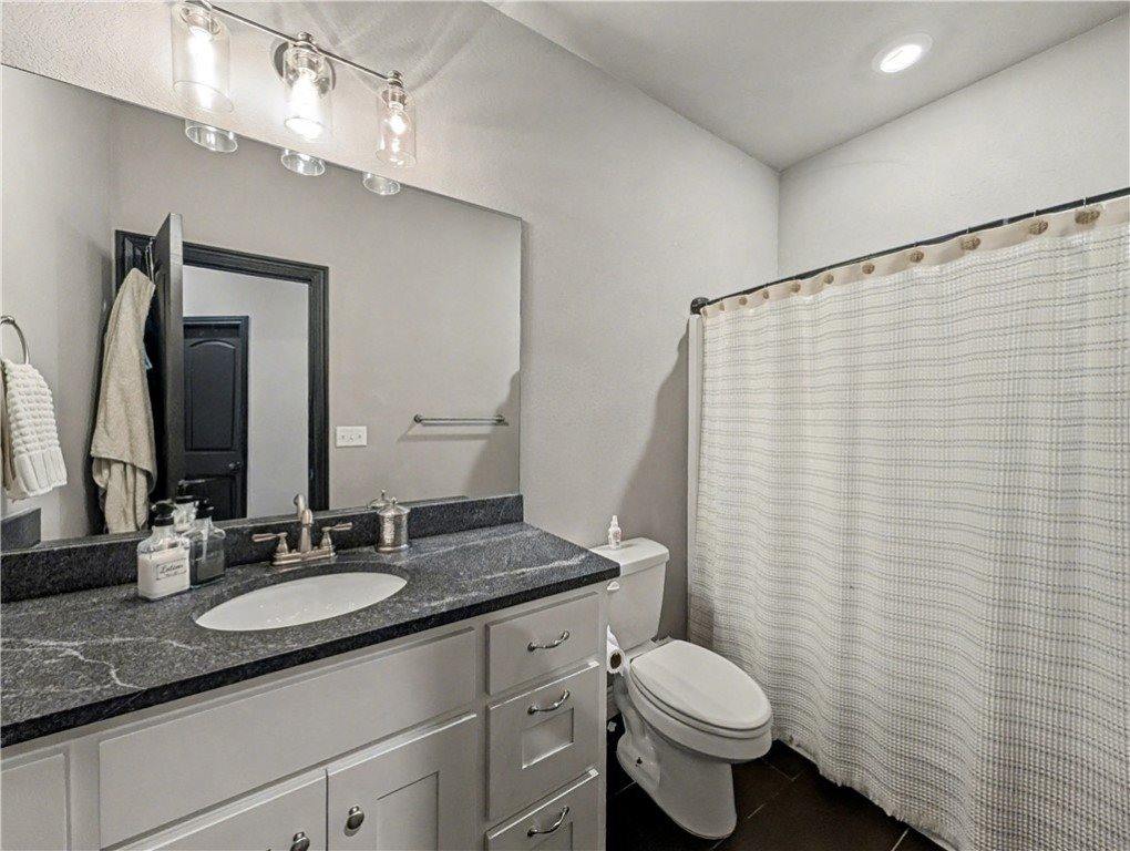 921 West Ashmore Landing Loop, Centerton, AR 72719