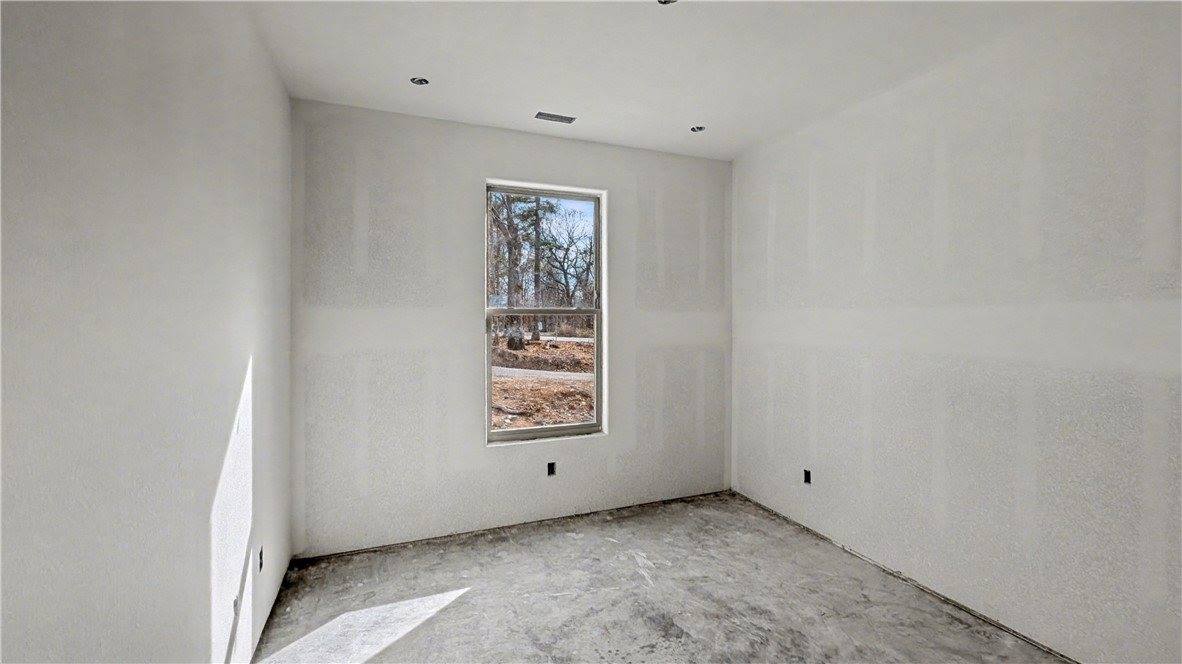 2 Yarrow Circle, Bella Vista, AR 72715