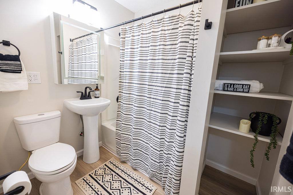 201 N Shellbark Road, Muncie, IN 47304