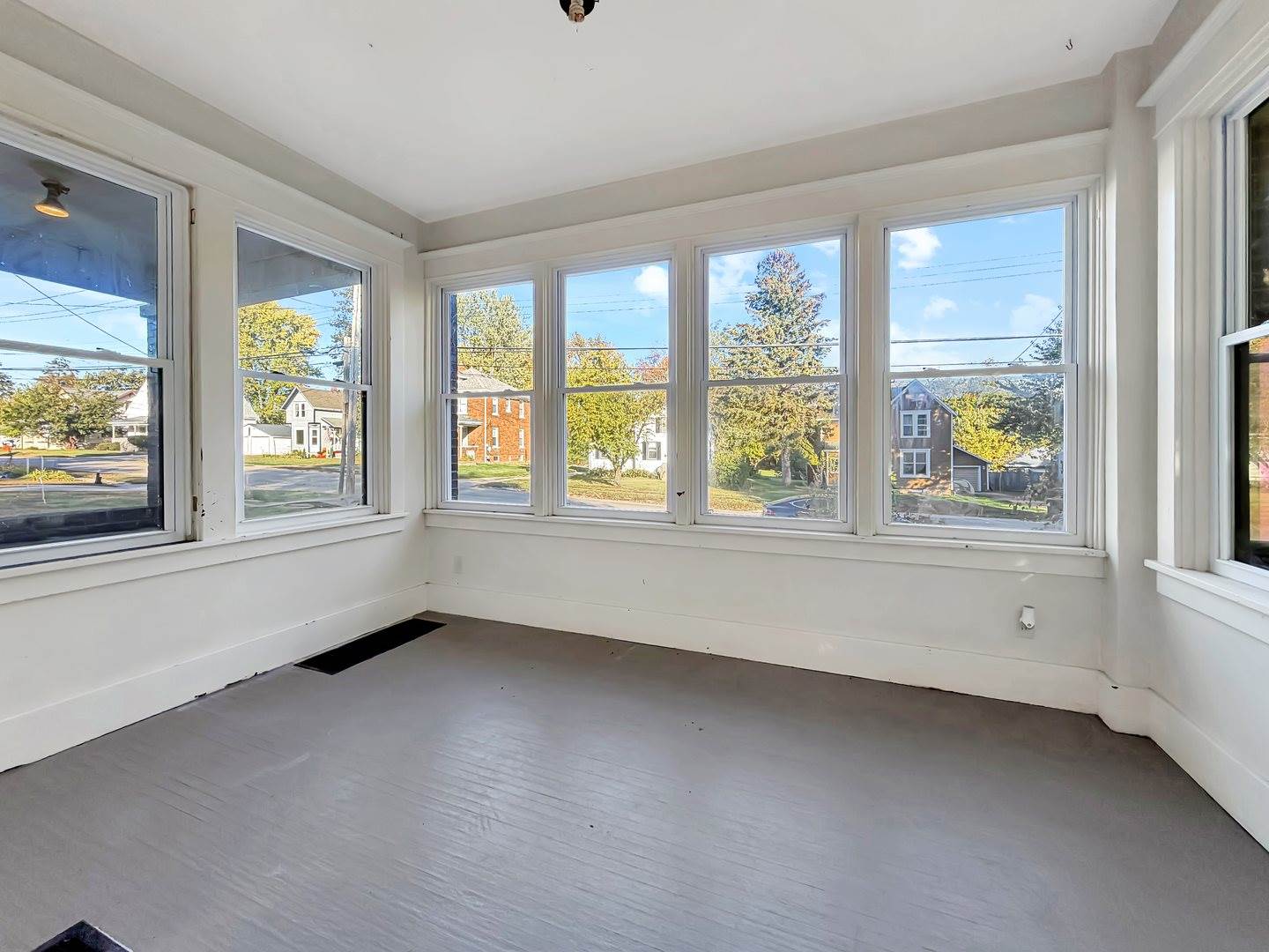 1468 South Float Avenue, Freeport, IL 61032