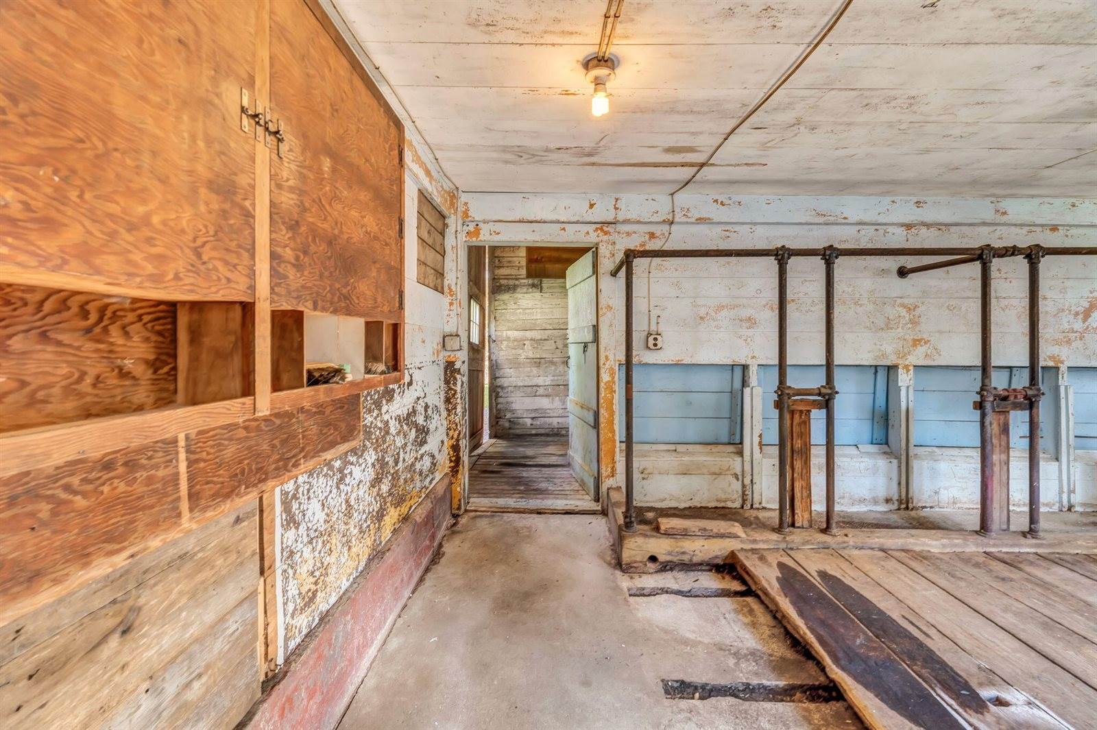 180 Main Road North, Hampden, ME 04444