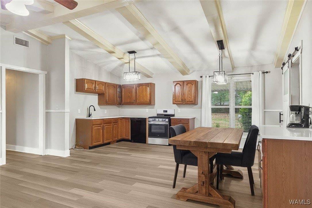 2931 County Rd 52, Moundville, AL 35474