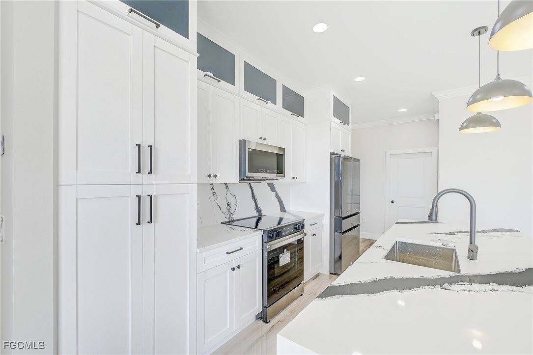 1019 Cedartree Avenue, Lehigh Acres, FL 33971