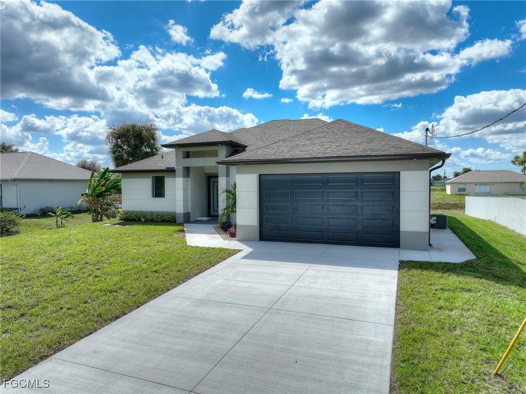 1019 Cedartree Avenue, Lehigh Acres, FL 33971
