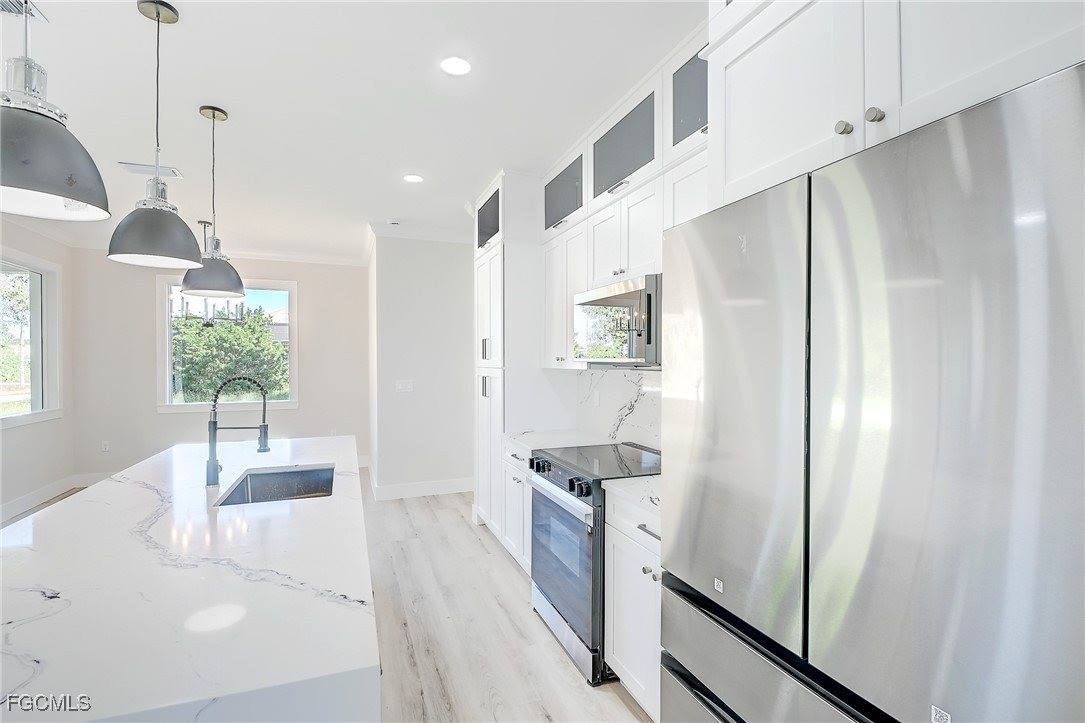 4212 34th Street SW, Lehigh Acres, FL 33976