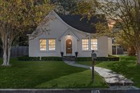 705 Mitchell, Gilmer, TX 75644