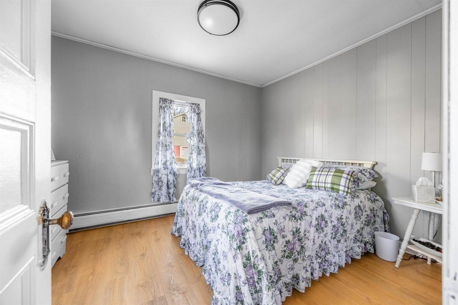 344 Enfield Road, Lincoln, ME 04457