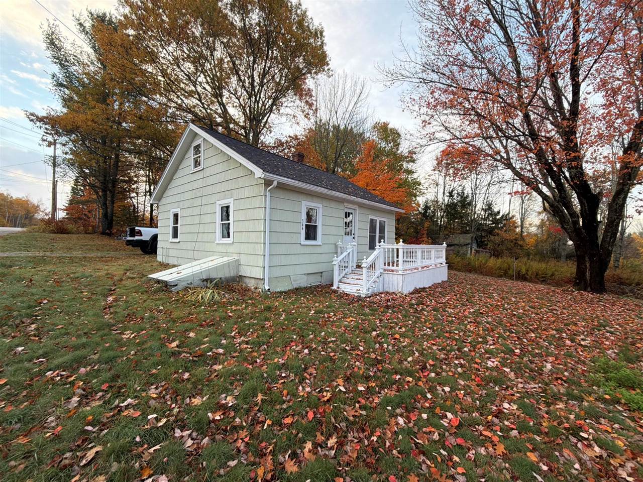 344 Enfield Road, Lincoln, ME 04457