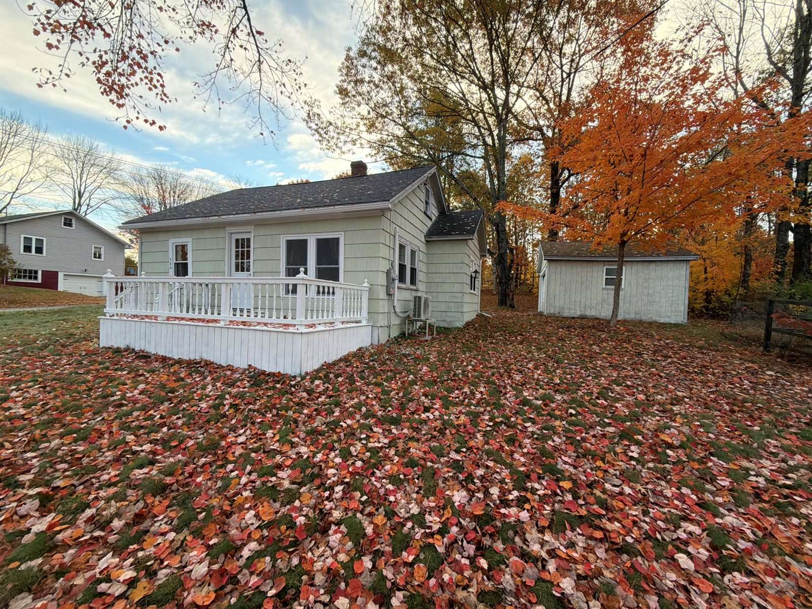 344 Enfield Road, Lincoln, ME 04457